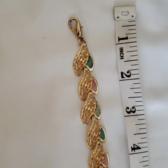 Pretty Vintage Necklace - Picture 6 of 8